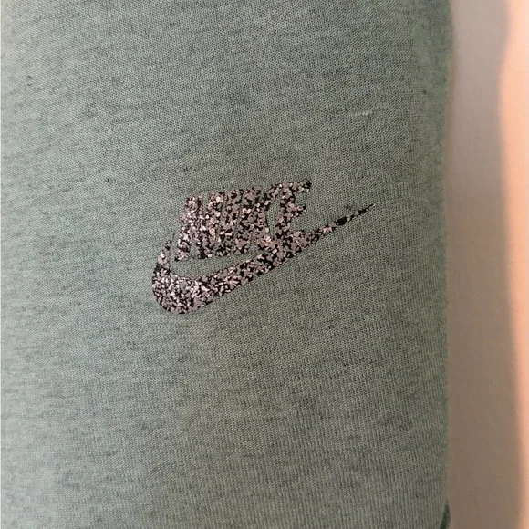 Nike Men’s Tech Fleece Taper Jogger Sweatpants Mica Green Size Medium - Picture 3 of 14